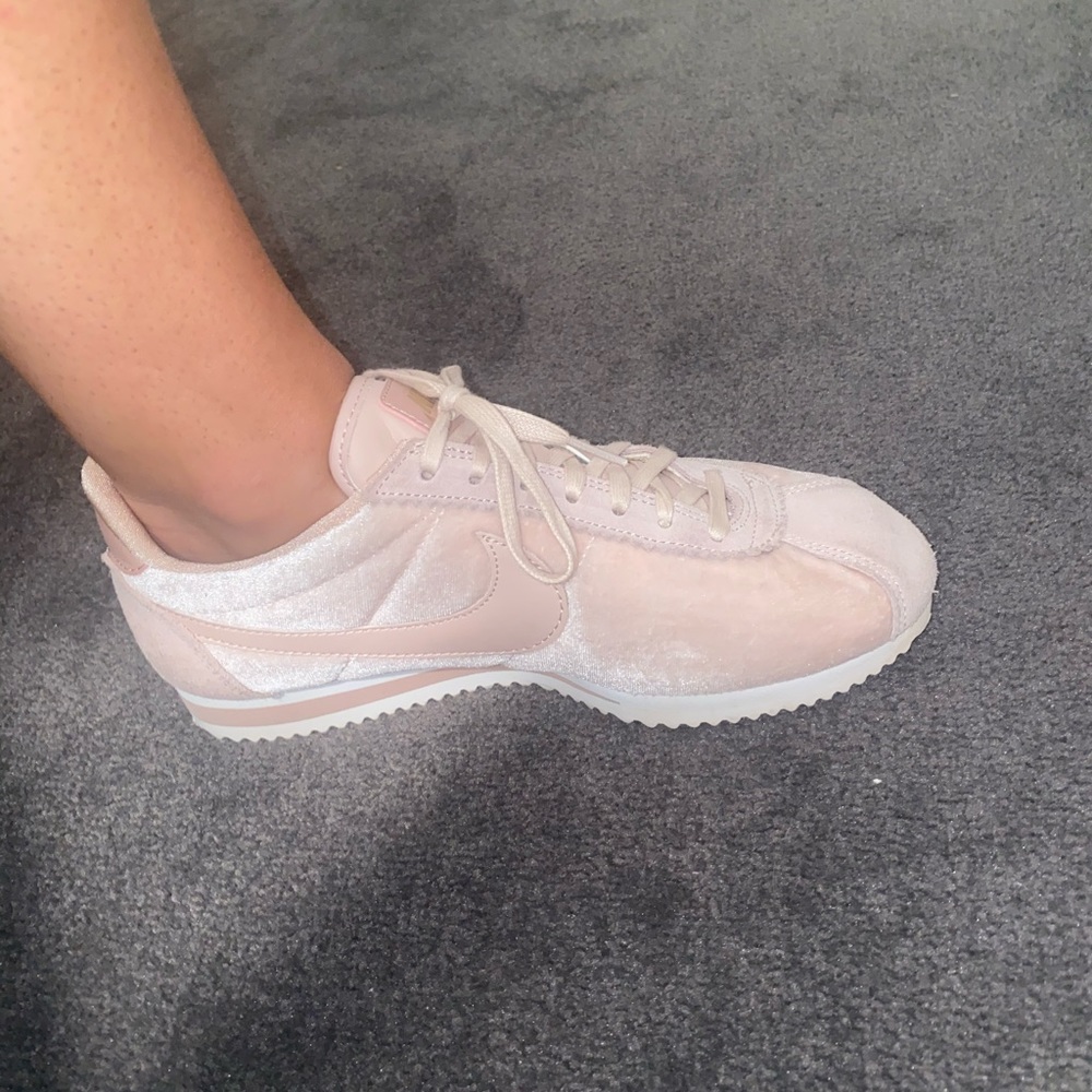 Nike Sneakers - Picture 12 of 16